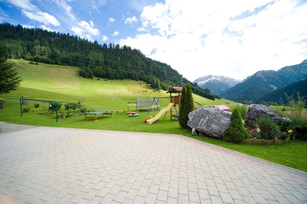 Gaestehaus Alpenblick Berwang Exterior foto